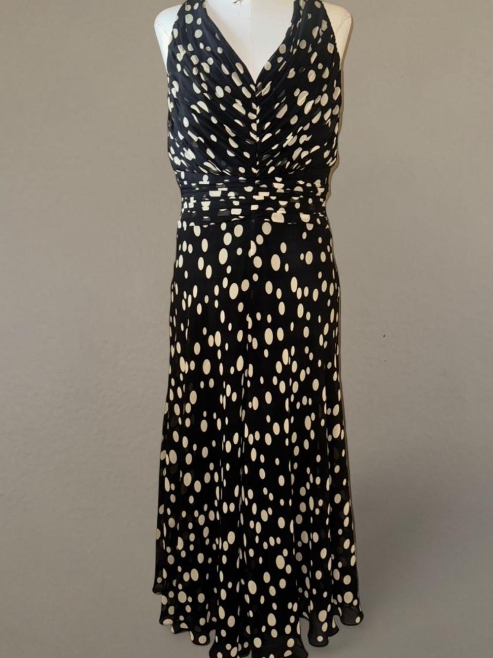 Vintage Jones New York black 100% silk maxi